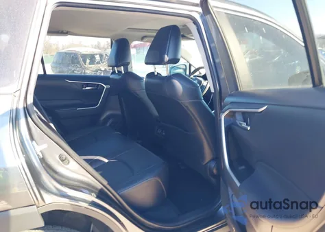 2021 Toyota Rav4 Xle Premium z USA, uszkodzony, nr VIN 2T3C1RFV5MC142395